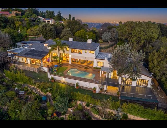 5 BEDROOM FREEHOLD FOR SALE IN NORTHCLIFF